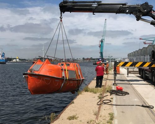 Reparatie reddingsboot